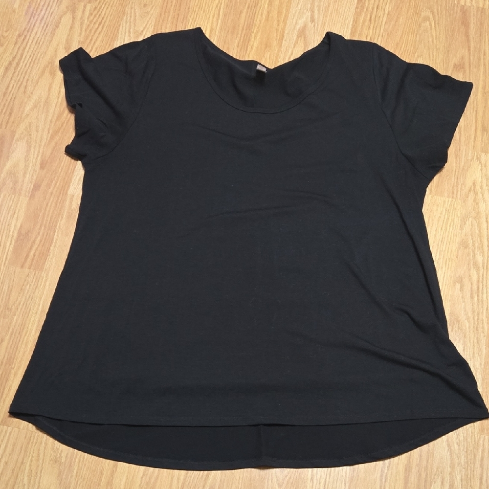 LuLaRoe Black Short Sleeve Top
